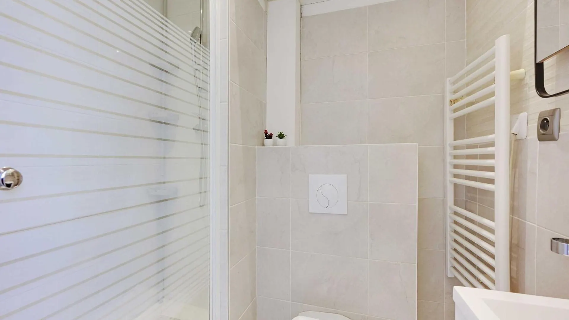 Charming Apartment -1Br 4P - Gare District París